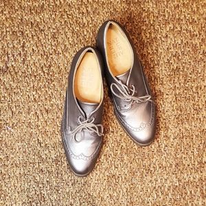 Naturalizer Light Gold Oxford Loafers Size 5.5W Lace up Soft insole. Quality an